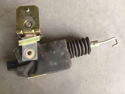 1998 Ford Expedition XLT - Door Lock Actuator Solenoid, Front Right2